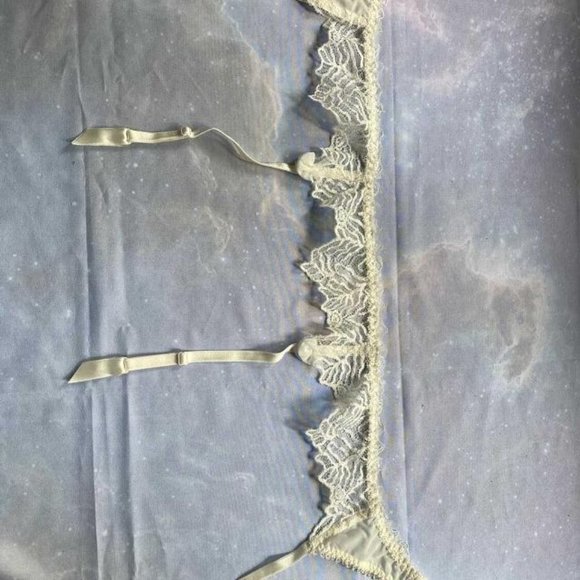 Lejaby Lace Garter Belt (NEW) - Picture 2 of 4